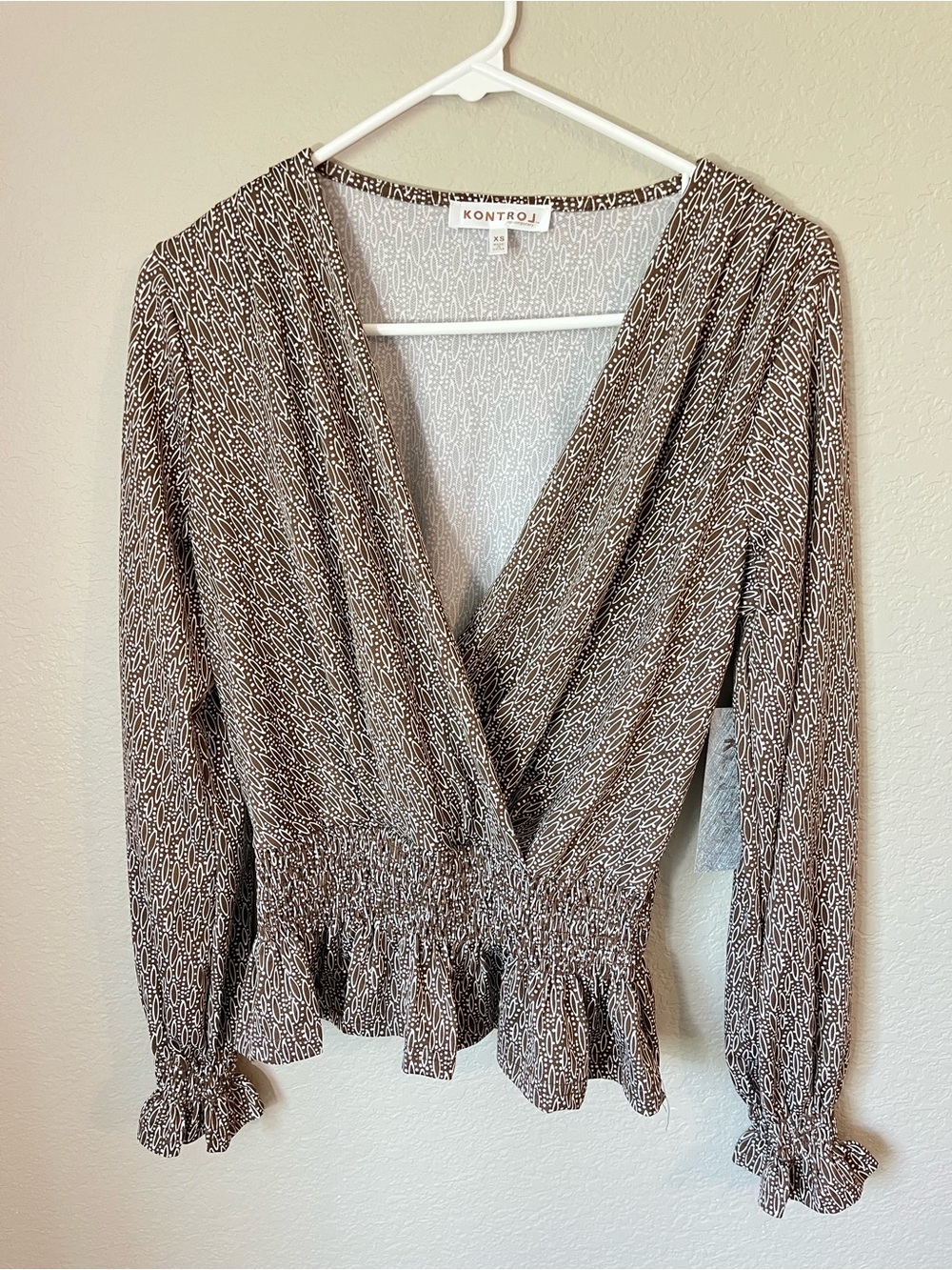 Kontrol Brown Surplice Peplum Blouse XS Long Sleeve Stretch Boho Top